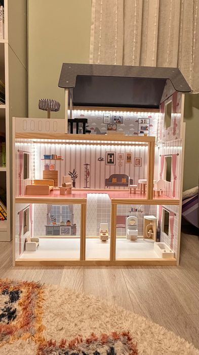 Căsuța păpuși 3 etaje