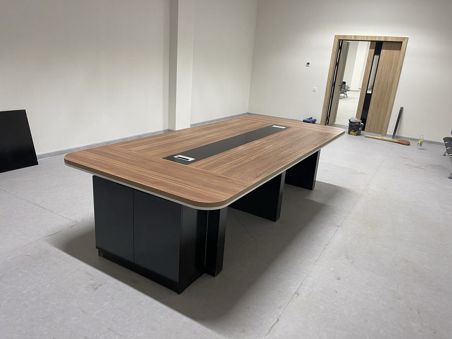 konferensiya. seminar stoli  стол для совещаний стол переговоров