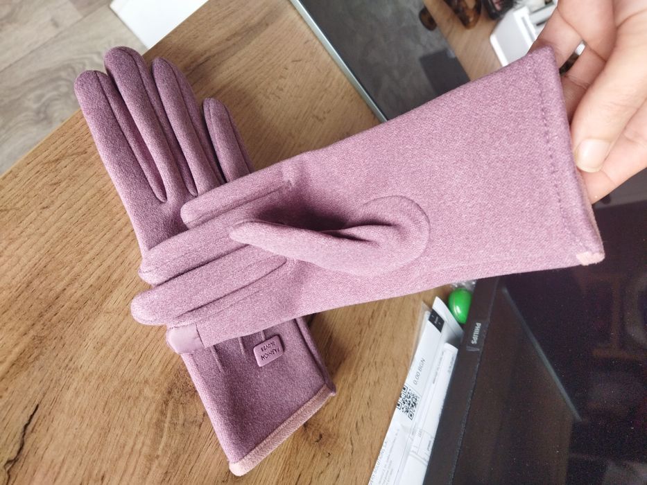 Дамски ръкавици - размер S.