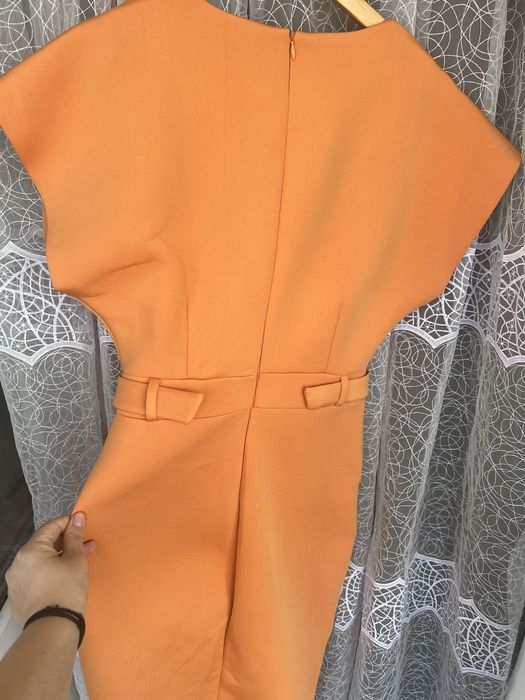 Rochie eleganta, numarul 40, culoarea galben mustar, fara imperfectiu