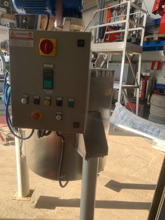 Instalatie / malaxor amestec producție lichide  / gel / cosmetice .