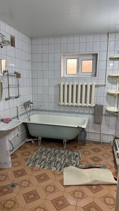 Продается 2х комнатная квартира. Ориентир 1-я школа