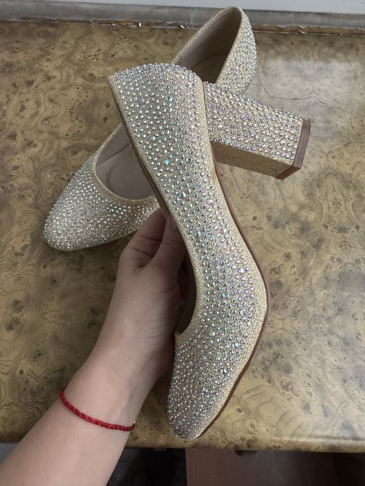 Продам Туфли для самых ярких и смелых со стразами