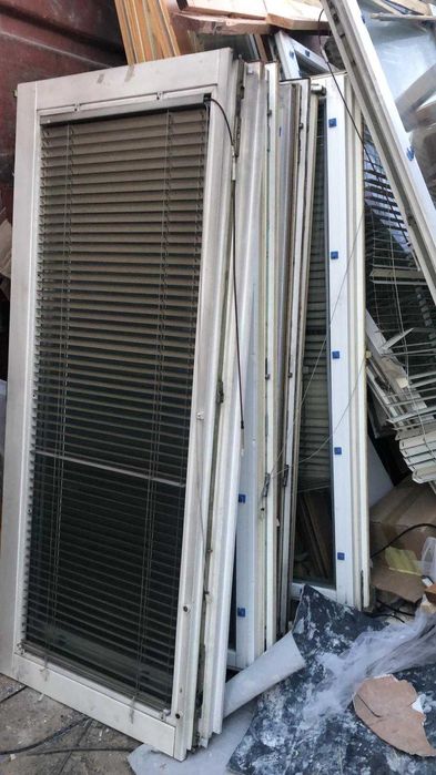 Geamuri termopan / tripan cu jaluzele