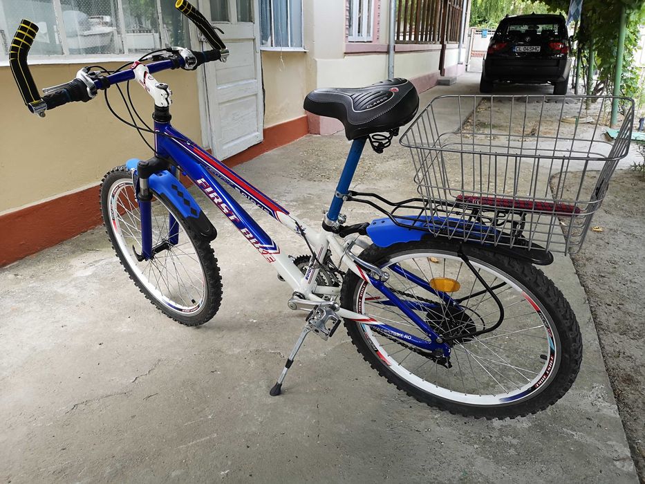 bicicleta cursiera cu 18 viteze FIRST BIKE