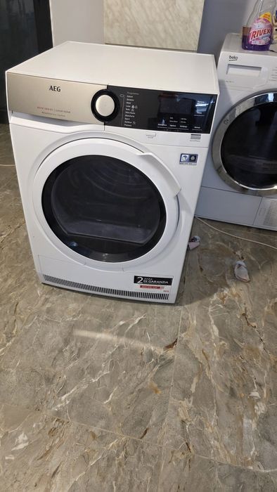 Uscător Rufe   AEG serie 8000 A++