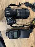 Nikon d3200 с обектив 18-140 и 50mm и светкавица
