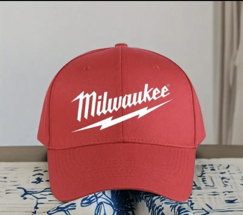 Sapca Milwaukee pe mai multe culori