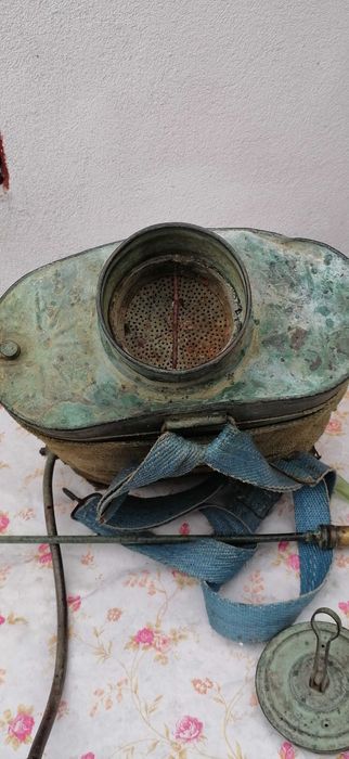 vermonel  din  bronz 1968 in  stare  buna pentru stropit  250  lei
