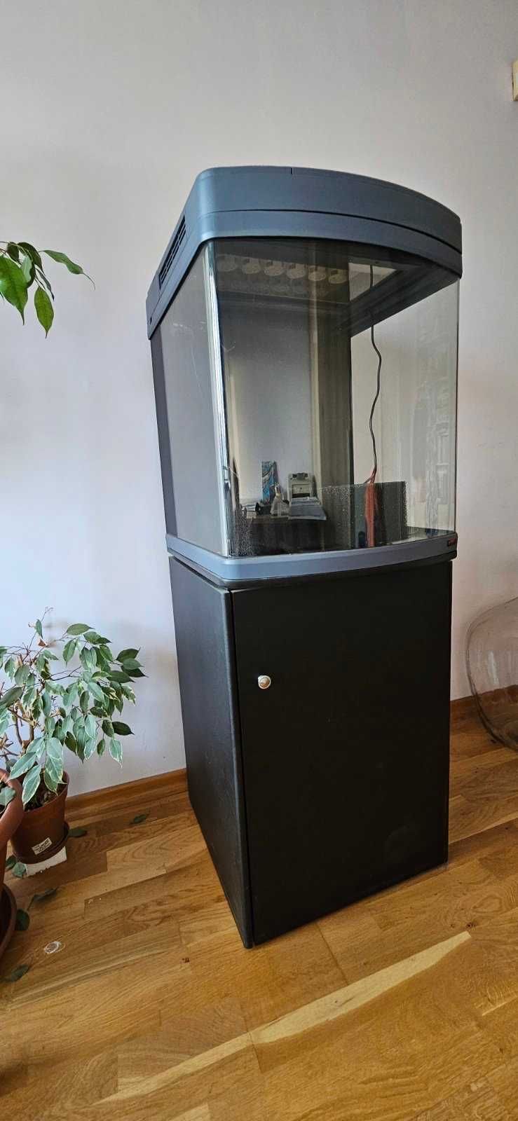 Напълно оборудван сладководен аквариум SERA Biotop Cube 130 литра