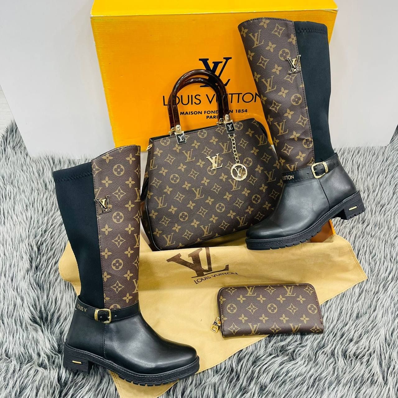 Louis Vuitton SET DAMA/4 Piese - 599 Ron