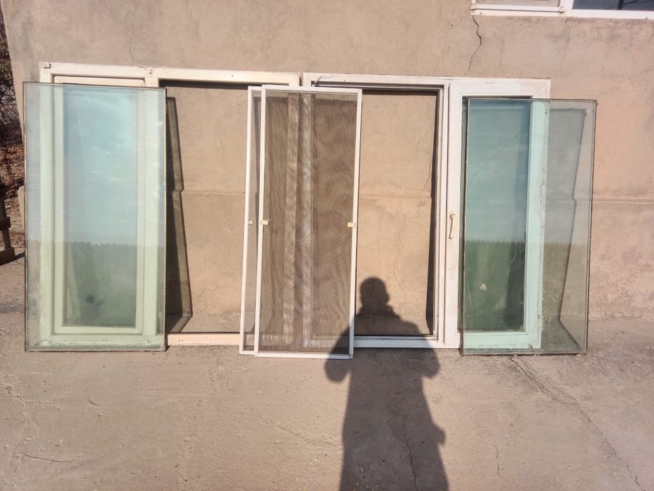 Терезе пластик  2 штук