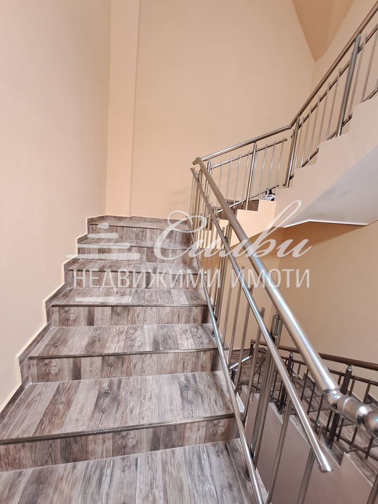 Продава се Двустаен апартамент в Шумен, Боян Българанов 2 - 85 кв.м за 990 €/кв.м - Снимка #9