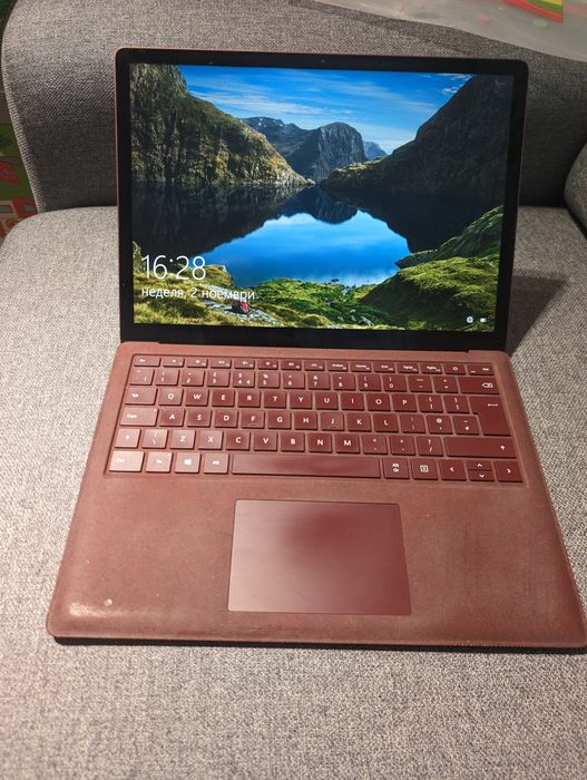 Microsoft surface laptop touchscreen 8gb 256gb