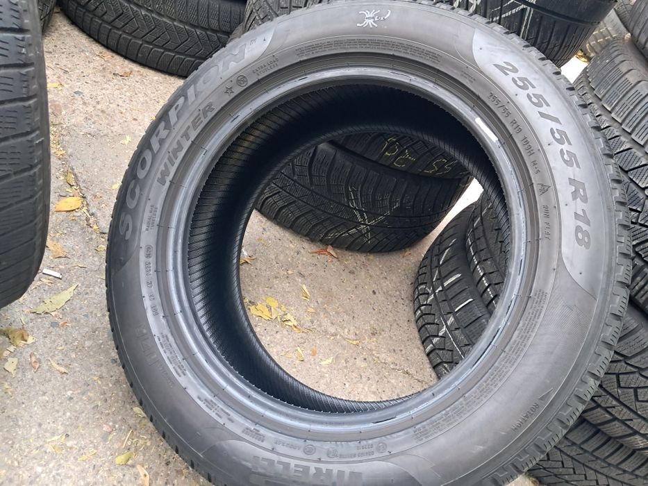 Anvelope second iarna 255 55 R18 Pirelli RFT*RSC