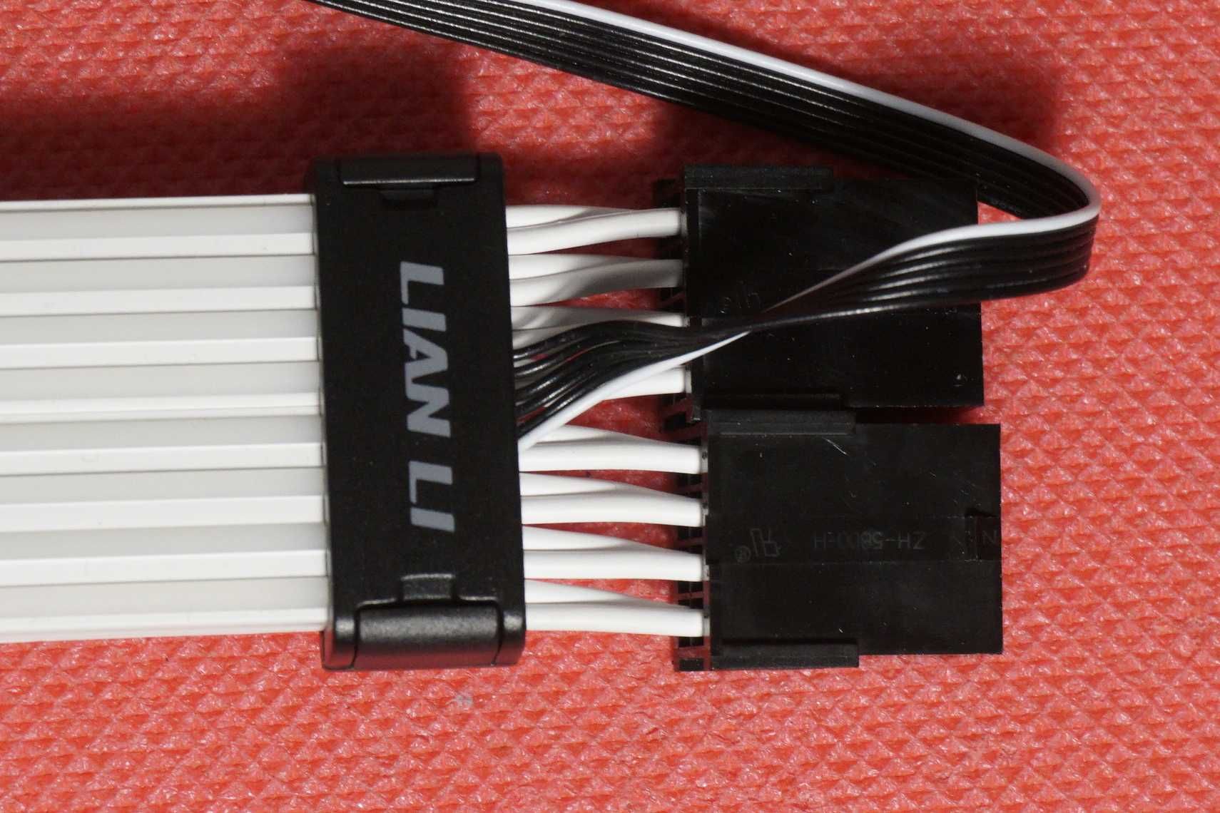 Lian Li Strimer Plus 2x8pin PCIe RGB / Вкл.ДДС