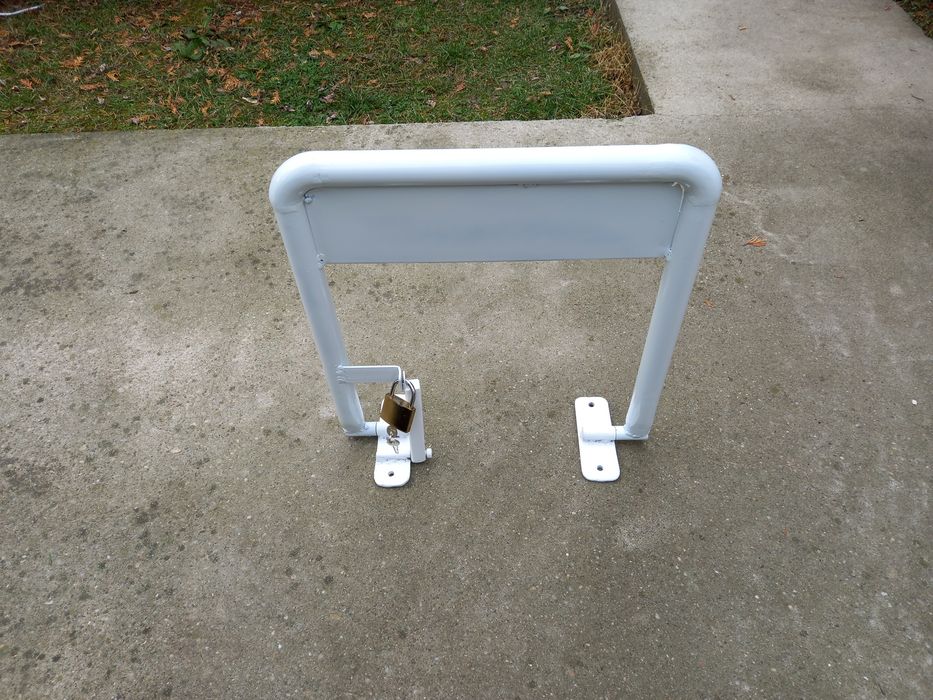 Vand opritor parcare nou