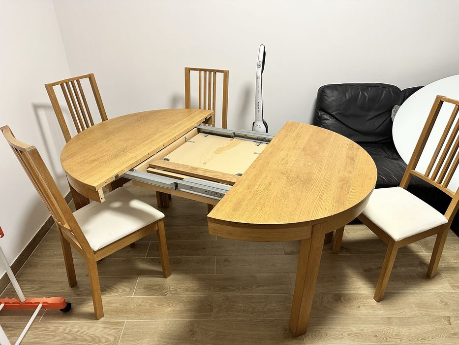 Masa rotunda  ovala extensibila cu 4 sacune