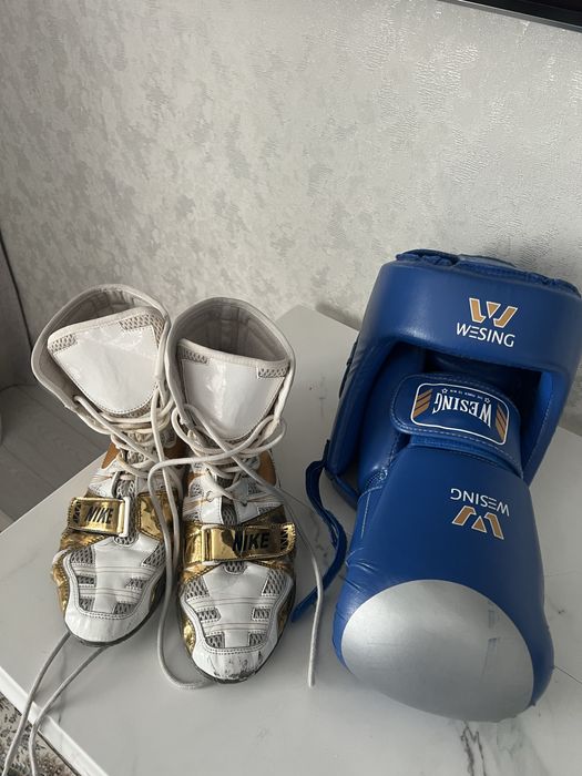 wesing шлем перчатка боксерки