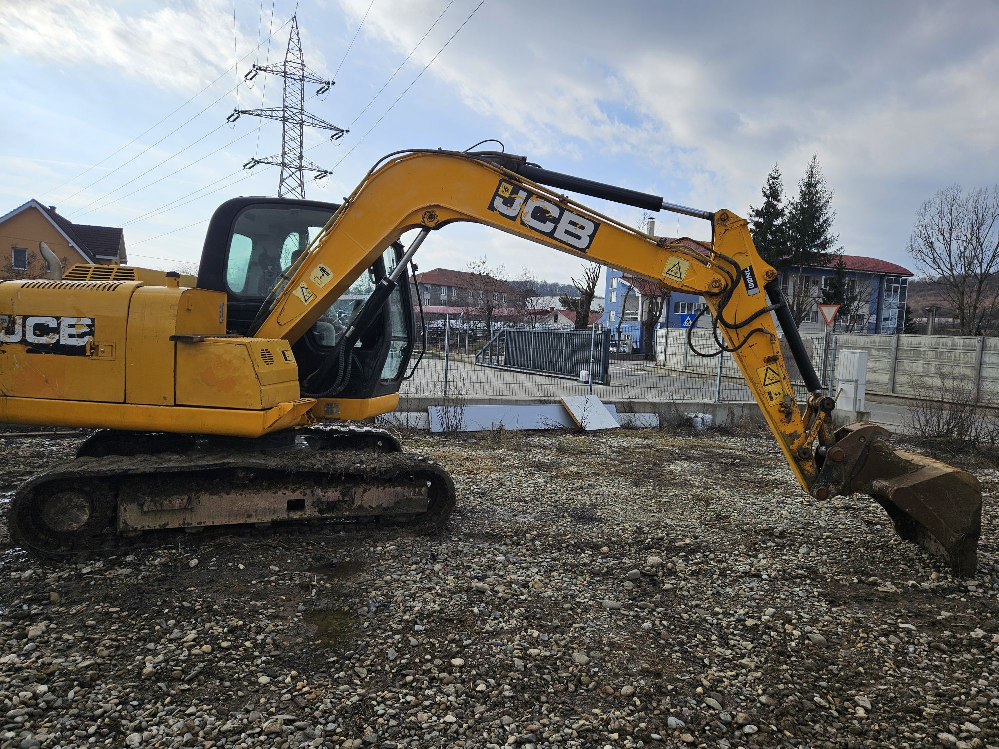 Excavator 8 Tone JCB JS85  an 2014   2143 ore 16.500 euro + tva