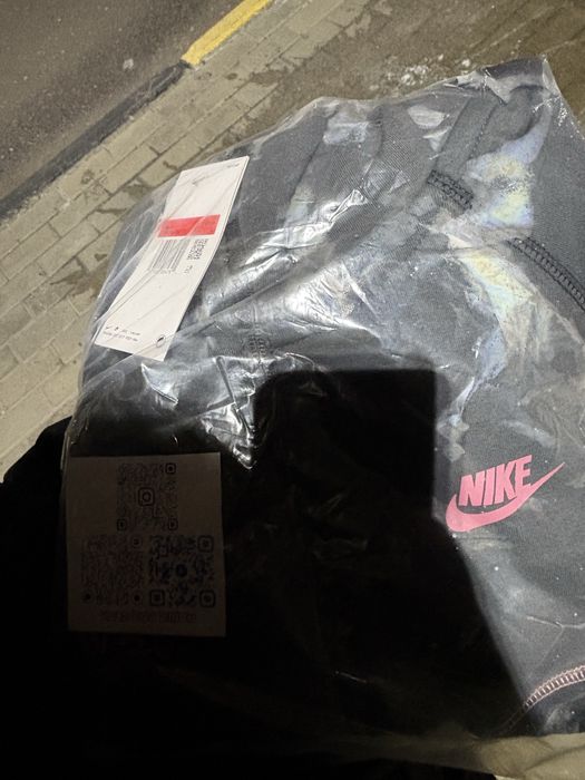 Найк tech syna world