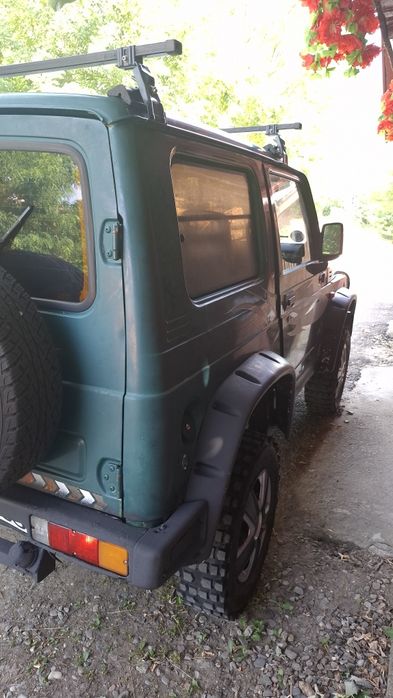 Vând Suzuki Samurai 1.3