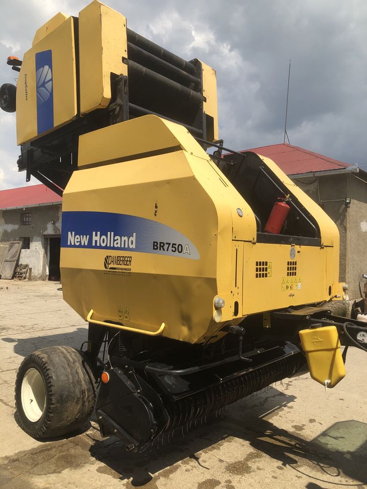 Presa de balotat New Holland BR 750A