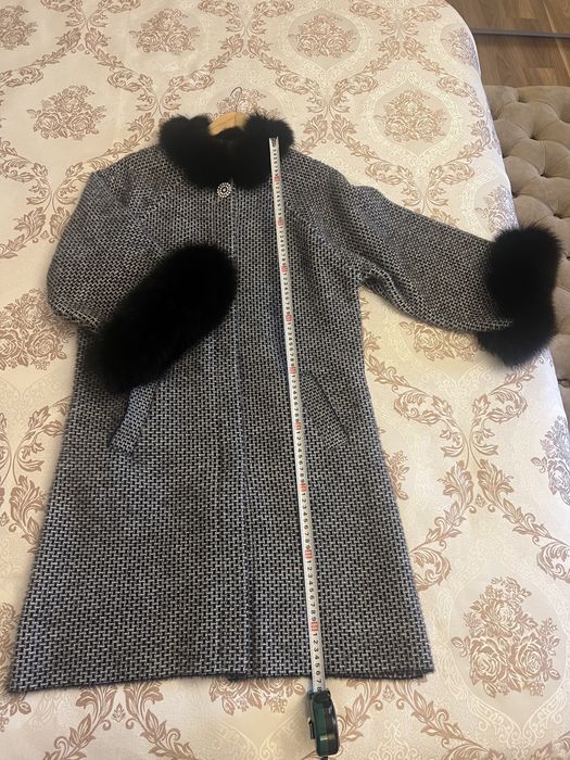 Palton dama elegant cu blanita naturala Nou cu eticheta!