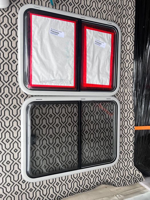 Fereastra rulota autorulota , geam rulota autorulota