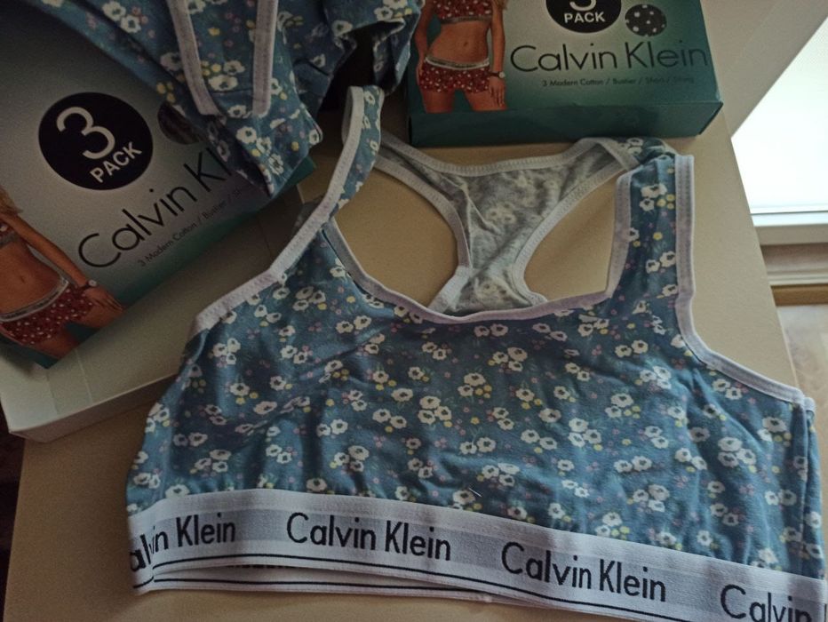 Set Calvin Klein. Chiloți, top, boxer