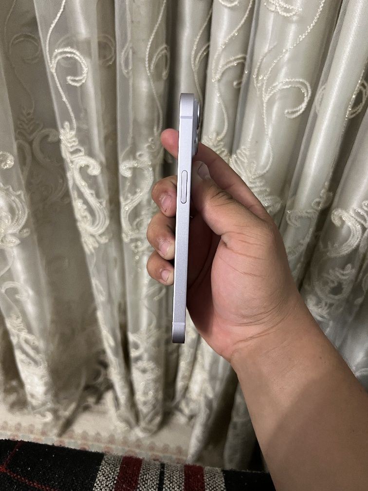 Iphone 14
Xotirasi 128
Yili 2024
Rangi pushti
Dakument karobka yoq 
Ho