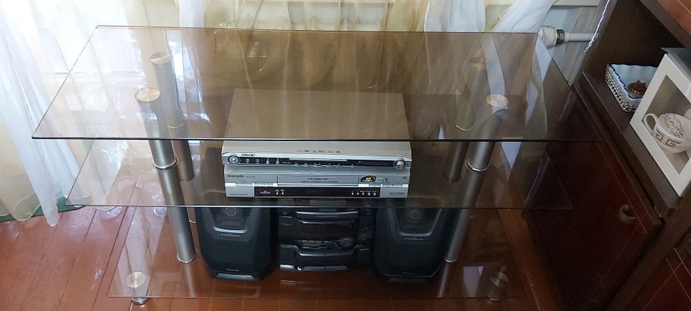 Тумба под телевизор. Со всем что в ней.