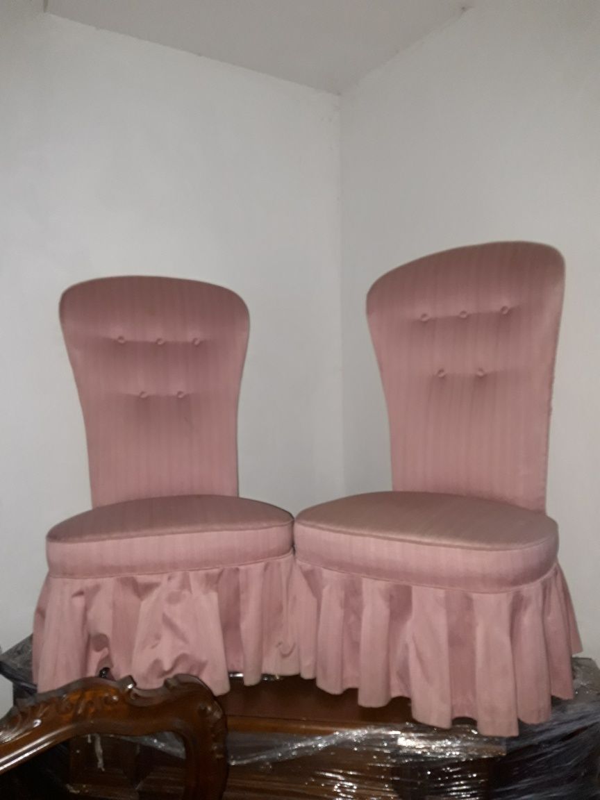 2 scaune frumoase