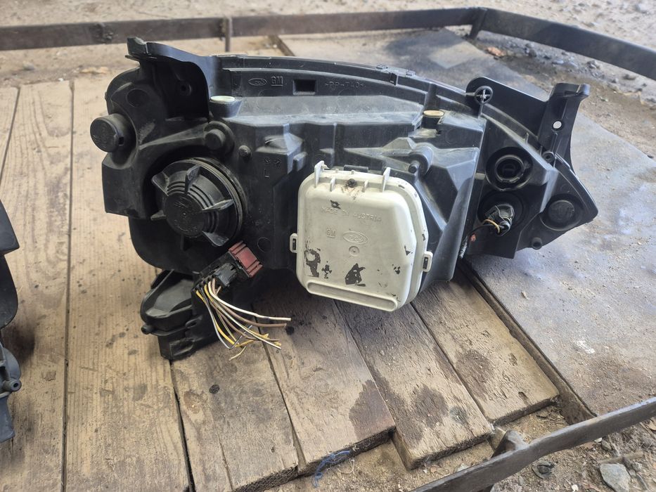 Фарове за Опел Корса C