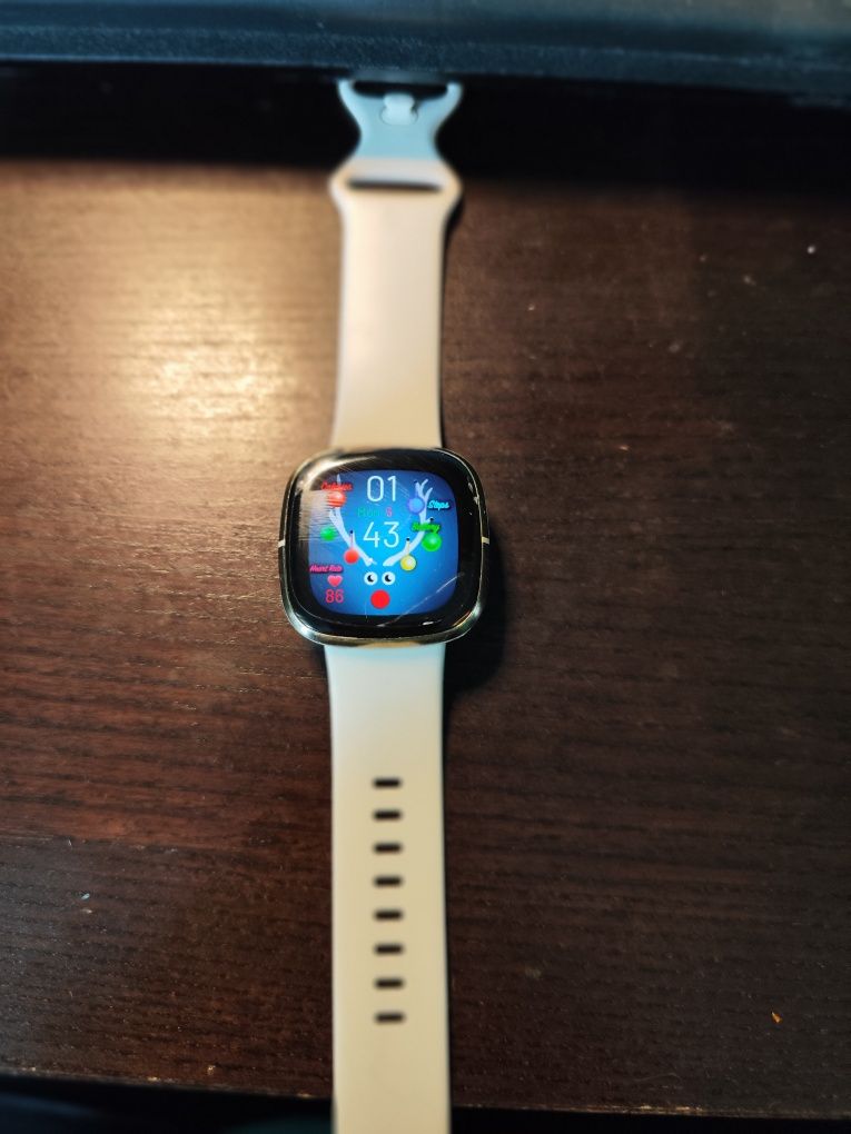 Vând Fitbit Versa 2 bej rose