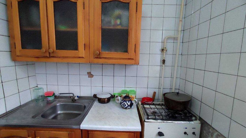 Uy sotiladi 1 xonali