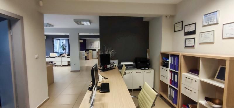 Дава се под наем Офис в Бургас, Център - 157 кв.м за 1224 € - Снимка #1