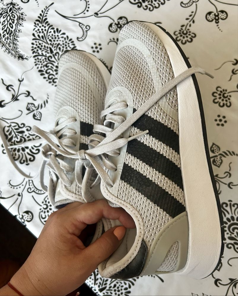 Adidas 39 ти номер чисто нови са 48лв