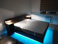 Двухспальный кровать (без матраса)с прикроватными тумбочками
