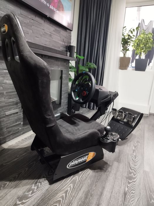 Playseat Evolution alcantara+volan Logittech G29+schimbator