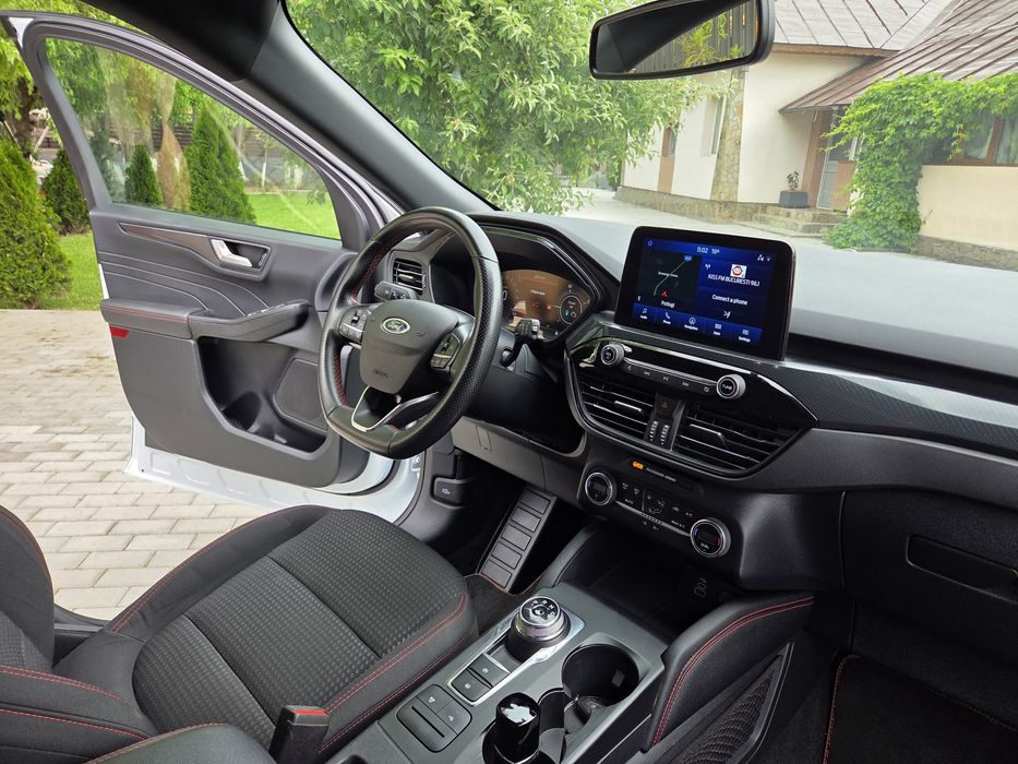 Ford Kuga Model ST Line, Hybrid ,4x4, Tva Deductibil