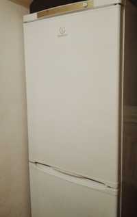 Холодилник indesit