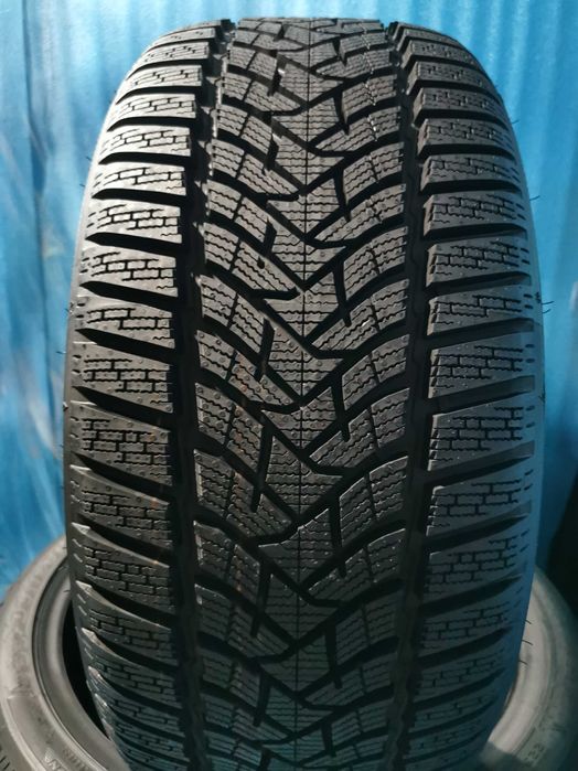 225 40 18 dunlop m+s 4 buc