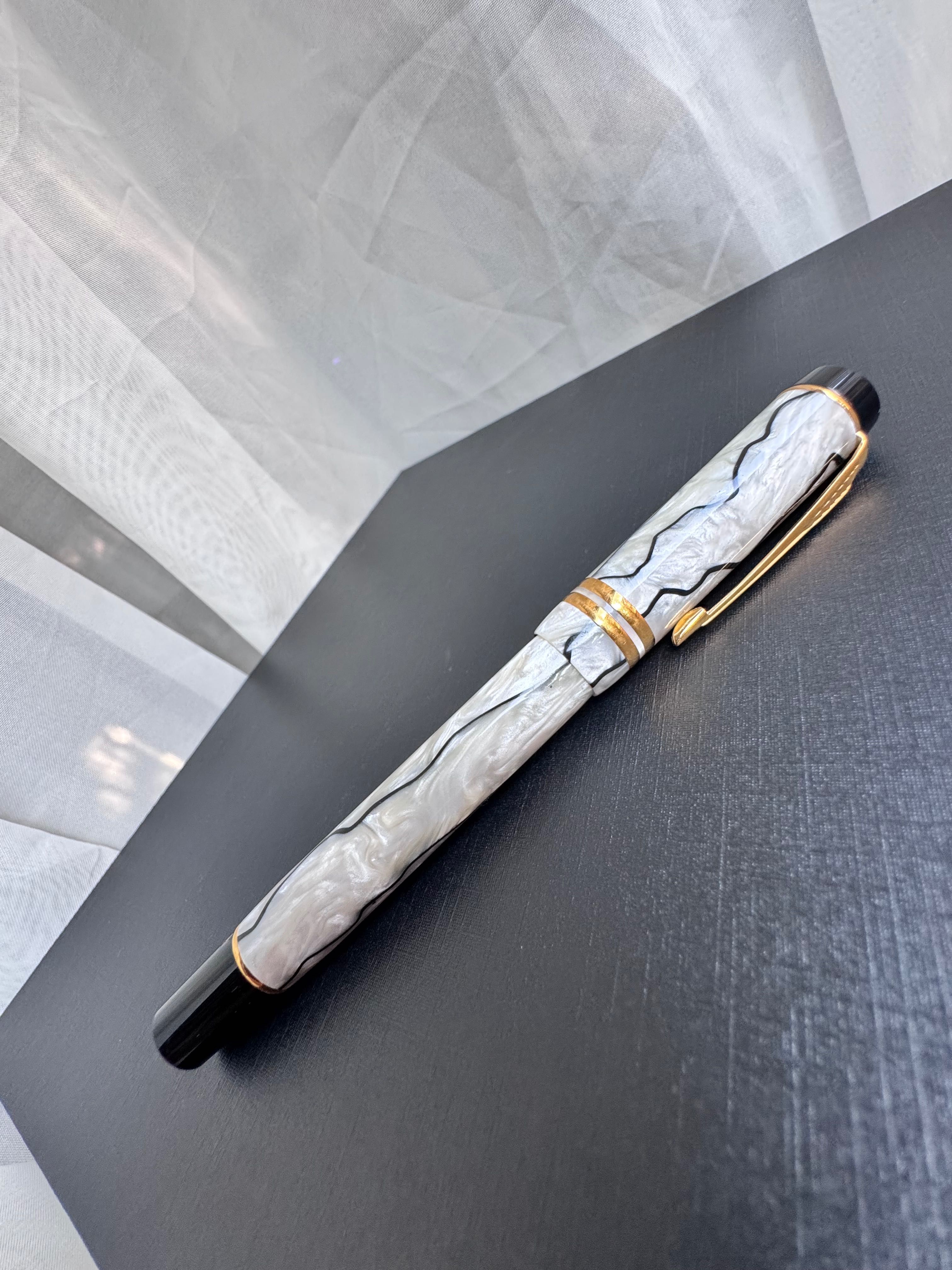 Stilou Parker peniță aur 18k