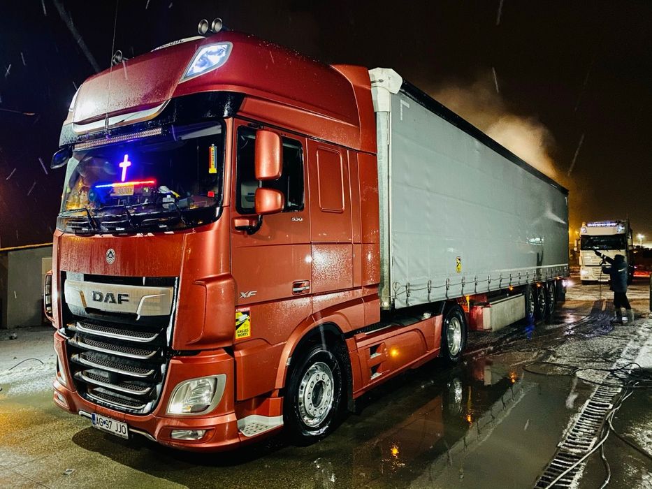 Daf xf , semiremorca Schmidt.