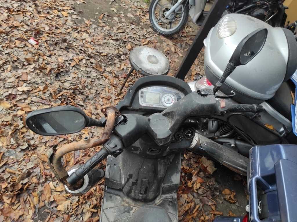 Kymco Dink 200..