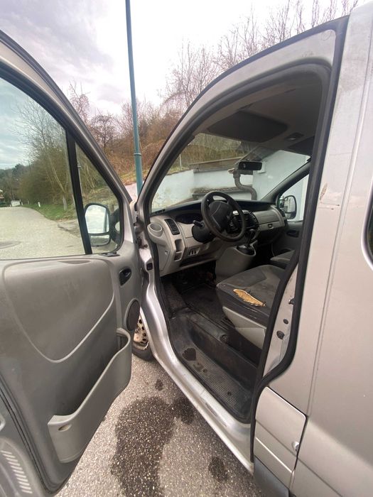 Renault Trafic Automat Mixt – 6 locuri + Marfă – Motor 2.5 dCi