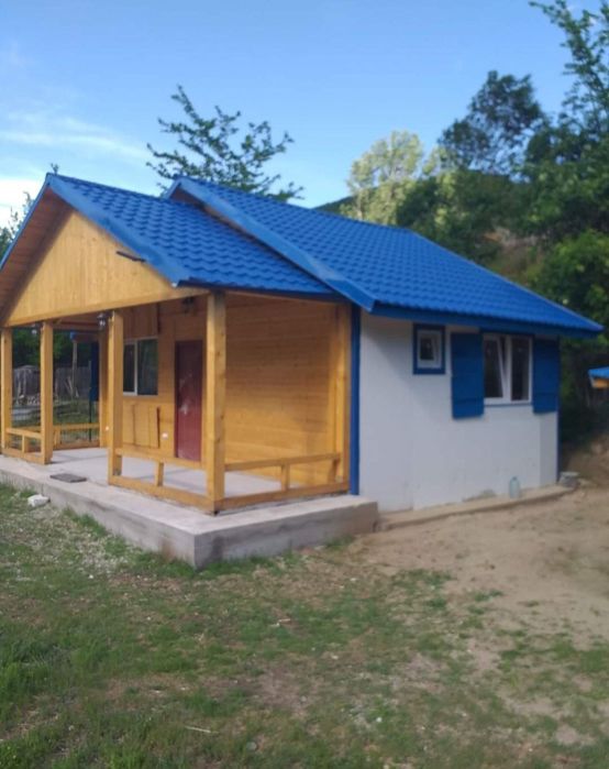 Vând casă de locuințe din panouri Sandwich