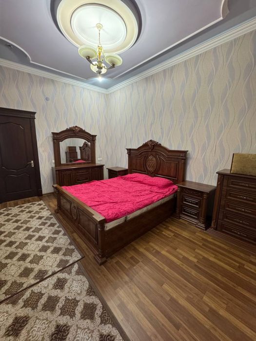 Сдается Дом в аренду.  ИЗЗА махалля 6 соток 6 комнат