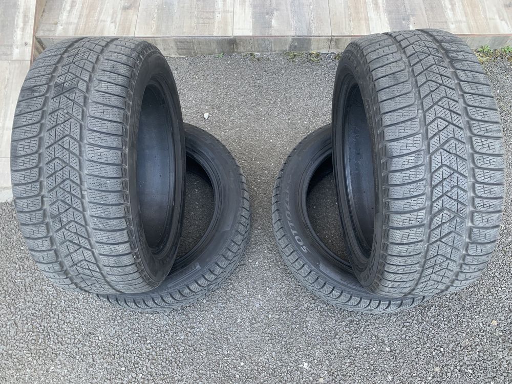 Зимни гуми 245/50R18 runflat Pirelli DOT 3221 BMW 245 50 18